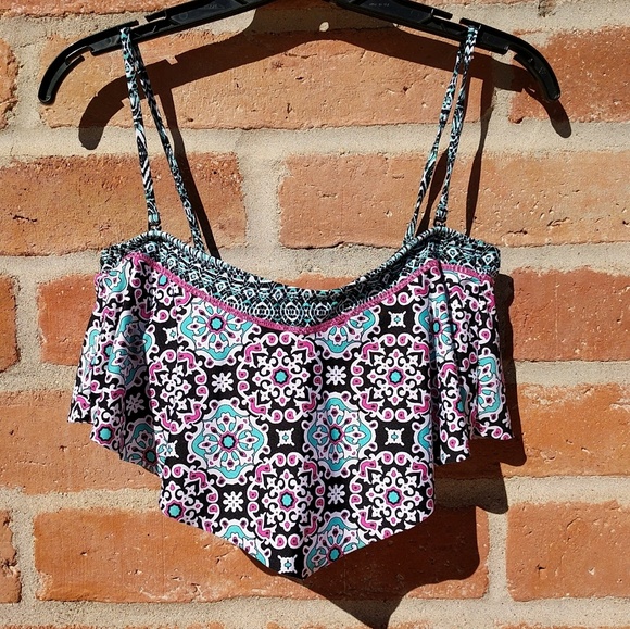 Kenneth Cole Reaction Other - 🎰2/$20 Reaction Kenneth Cole swing swim top